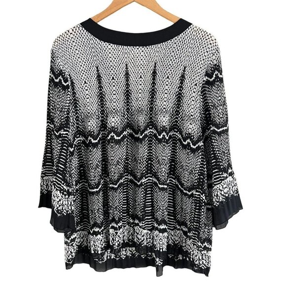 Nicola Blouse Top Women’s Size 1X V Neck 3/4 Sleeve Black Snake Print Thin - Picture 2 of 14
